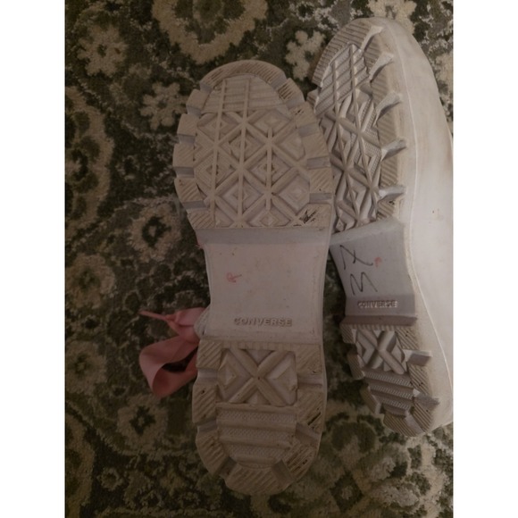 Converse Chuck Taylor Tennis Shoes. Womens Size 8. White With Pink Shoelaces... - Picture 9 of 9